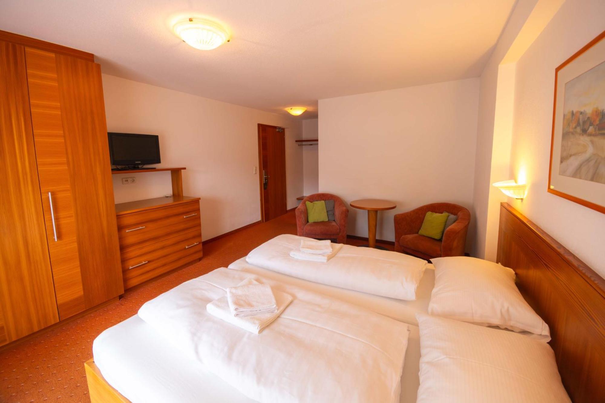Tirolerhof Hotel Serfaus Room photo